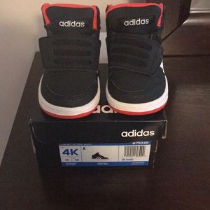 Toddler Adidas high tops size 4